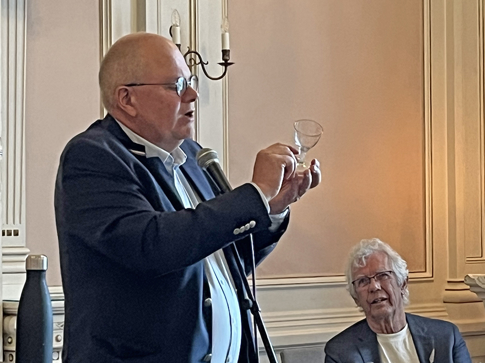 Et glassverk dypt inne i skogen