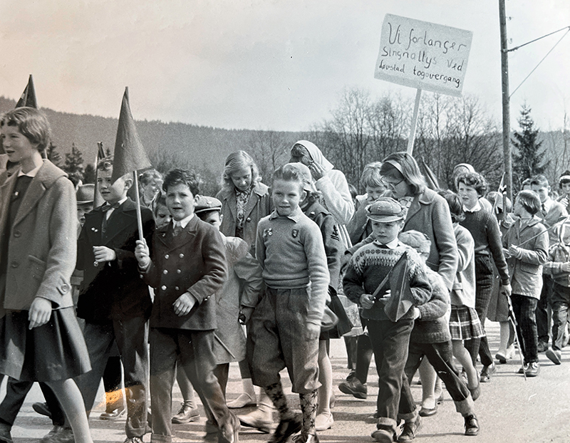 Artikkelbilde til artikkelen Historiske bilder: Barnas 1. maitog i 1959